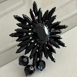 Signed D&E Juliana for Alice Caviness 3” Jet Rhinestone Brooch Black Metal